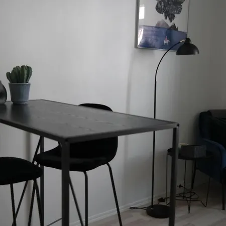 Modern Equipped Studio In Vibrant Kallio, Near Transit & Dining Spots Helsinki Exterior photo