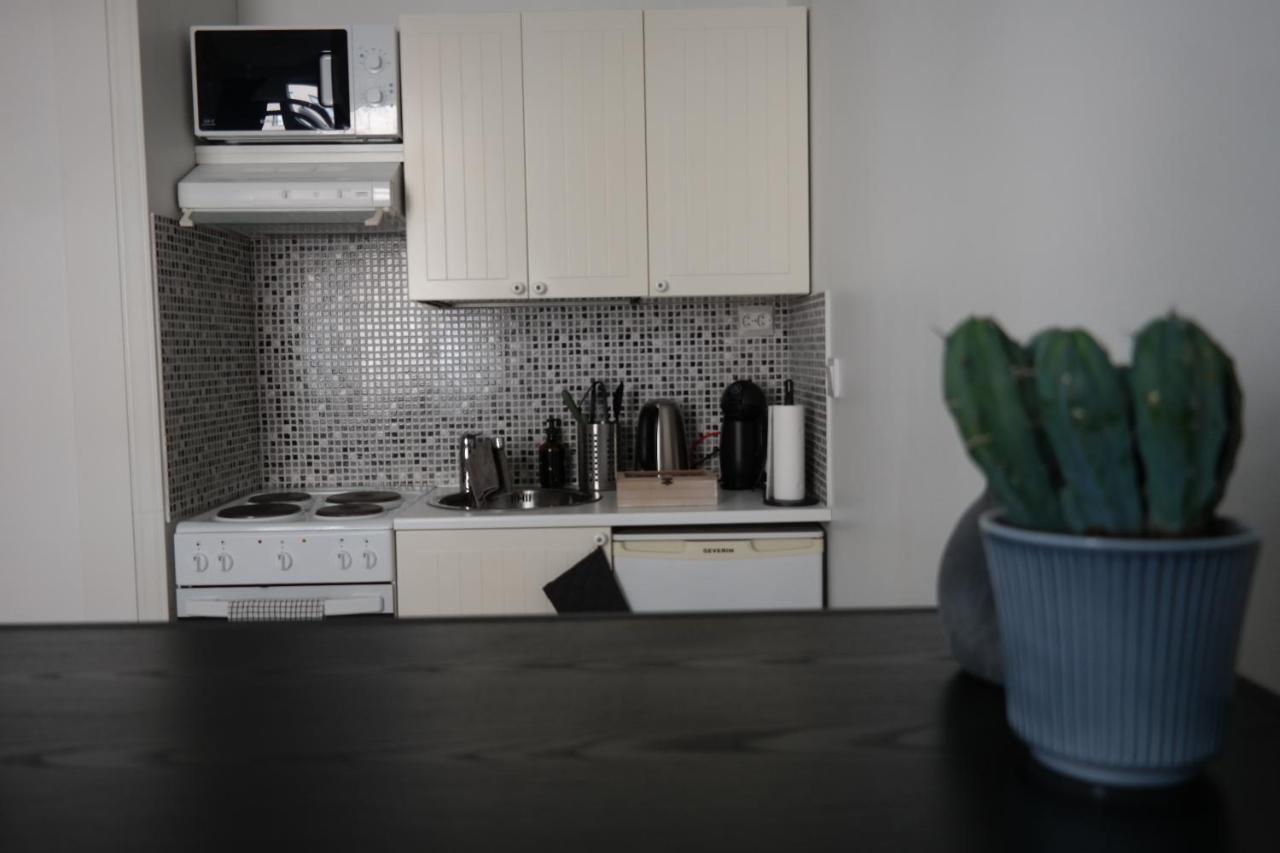 Apartment Modern Equipped In Vibrant Kallio, Near Transit & Dining Spots