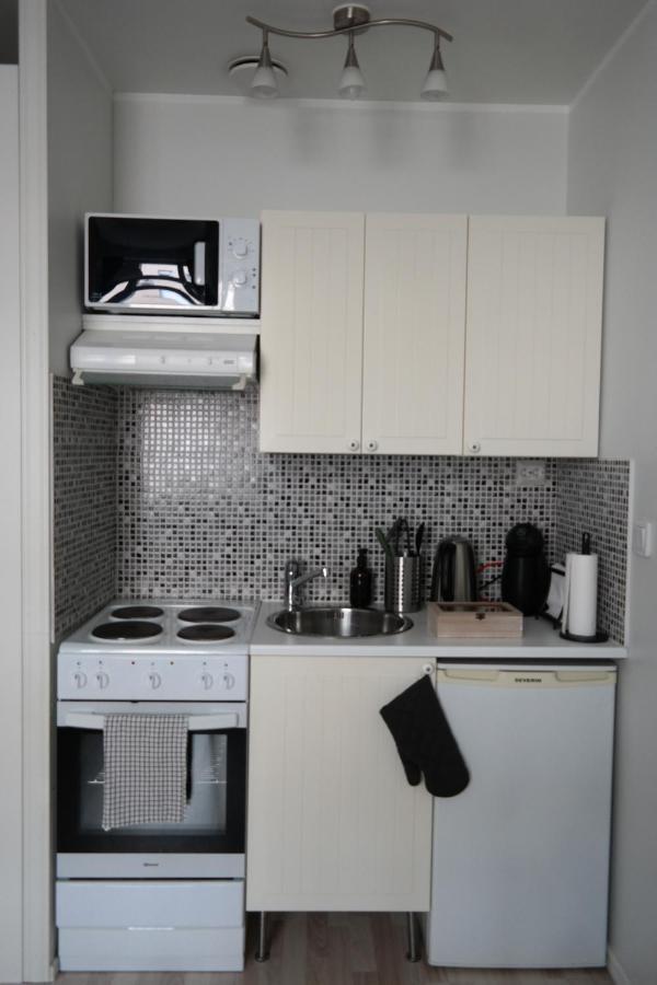 Apartment Modern Equipped In Vibrant Kallio, Near Transit & Dining Spots