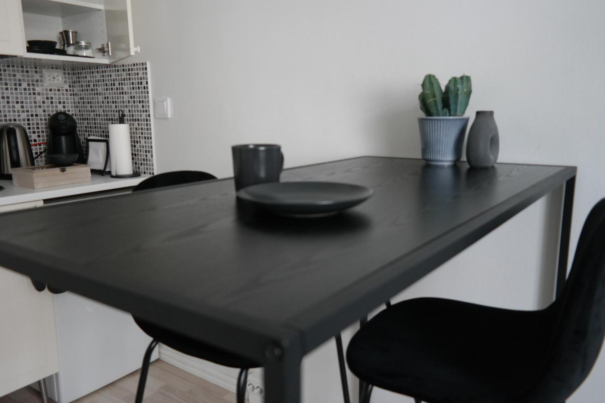 Apartment Modern Equipped In Vibrant Kallio, Near Transit & Dining Spots